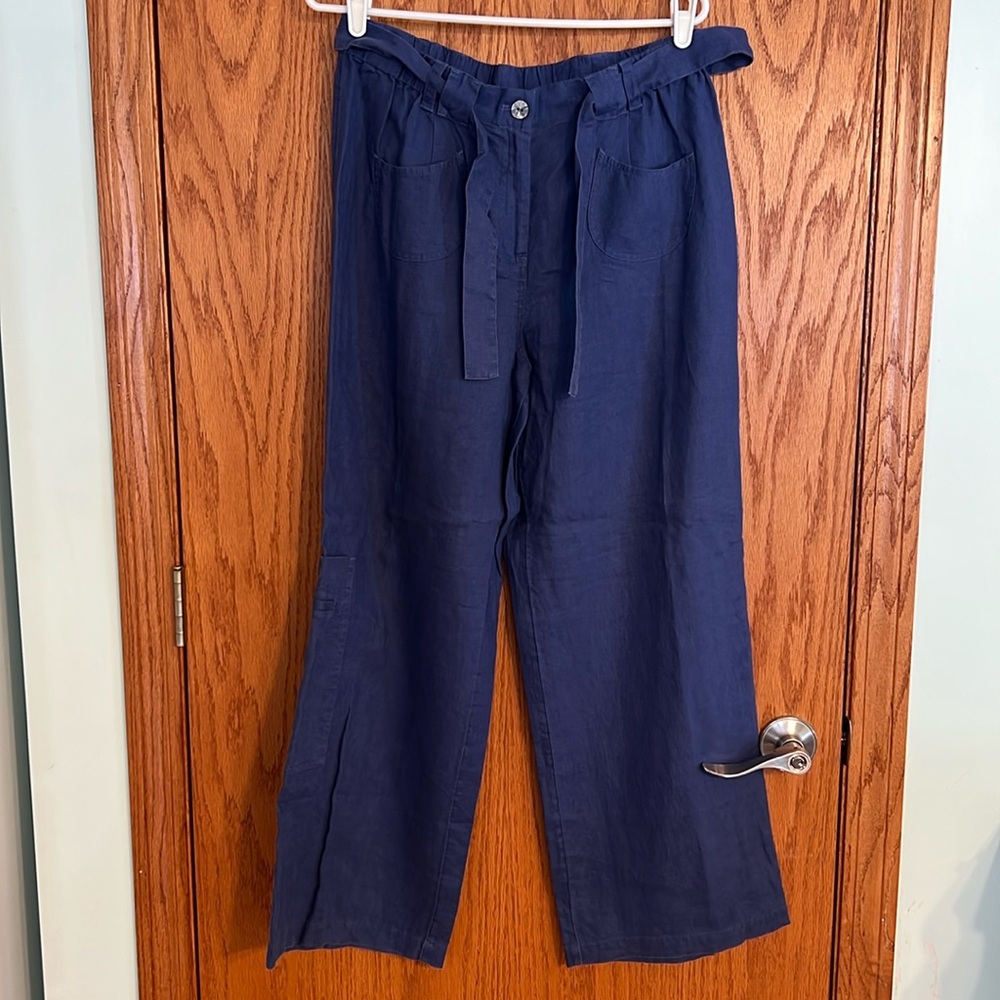 j.jill 100%Linen Blue Capris with Belt and Pockets Abalone Shell Button